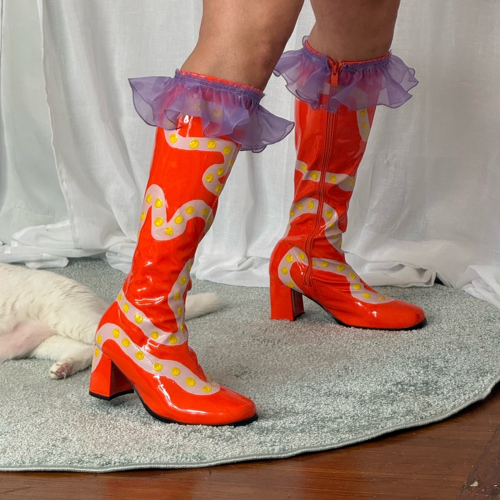 ✶ ZIG ZAG Hand Painted Patent Knee High Boots ✶ Ruffle Trim ✶ Size 8 ✶